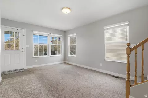 Living - 3918 E Parkers Pl, Eagle Mountain, UT 84005 photo 2 of 3