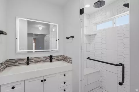 Bath - 3918 E Parkers Pl, Eagle Mountain, UT 84005 photo 4 of 5