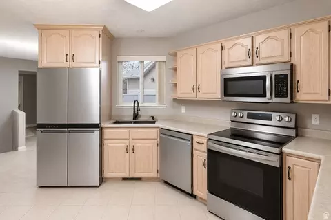 Kitchen - 28 N River Pointe Dr, Logan, UT 84321 photo 1 of 2