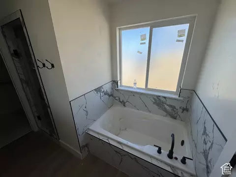 Bath - 1029 N 2900 E, Layton, UT 84040 photo 3 of 4