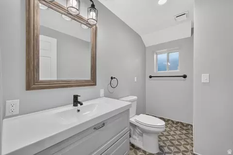 Bath - 861 Wasatch, Payson, UT 84651 photo 3 of 3