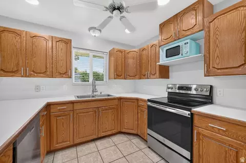 Kitchen - 861 Wasatch, Payson, UT 84651 photo 2 of 2