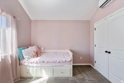 Bedroom - 2187 Eagle Crest Dr, Draper, UT 84020 photo 5 of 10