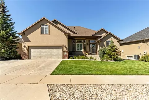 Exterior - 2187 Eagle Crest Dr, Draper, UT 84020 photo 2 of 11