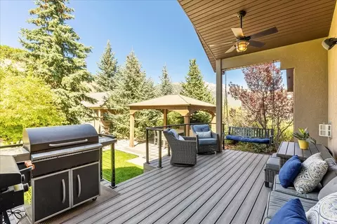 Exterior - 2187 Eagle Crest Dr, Draper, UT 84020 photo 6 of 11