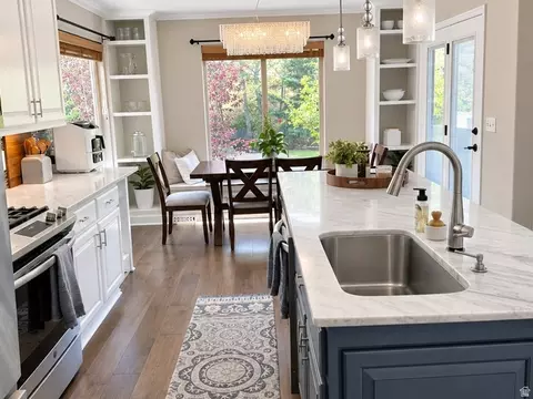 Kitchen - 2187 Eagle Crest Dr, Draper, UT 84020 photo 2 of 6