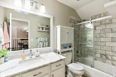 Bath - 2187 Eagle Crest Dr, Draper, UT 84020 photo 4 of 5