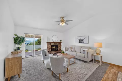 Living - 40 S 980 W, Orem, UT 84058 photo 1 of 4