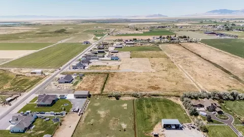 5752 W 2425 N #4, Hooper, UT 84315 photo 8