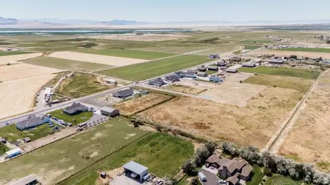 5752 W 2425 N #4, Hooper, UT 84315 photo 7