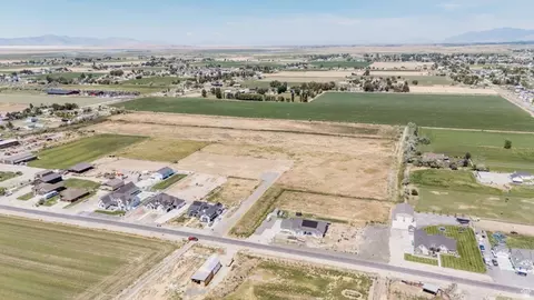 5752 W 2425 N #4, Hooper, UT 84315 photo 12