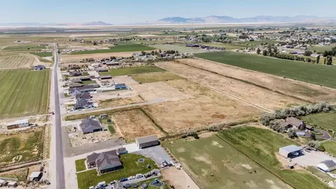 5752 W 2425 N #4, Hooper, UT 84315 photo 9