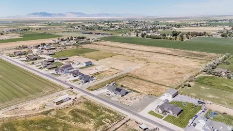 5752 W 2425 N #4, Hooper, UT 84315 photo 11