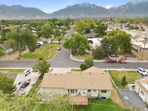 8416 S 300 E, Sandy, UT 84070 photo 31