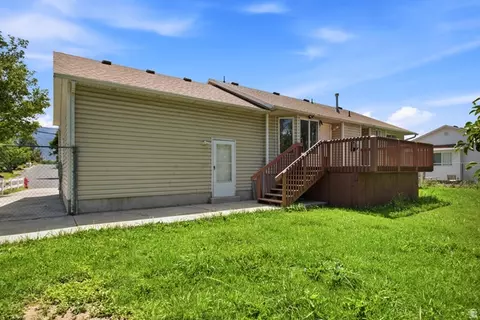 8416 S 300 E, Sandy, UT 84070 photo 23