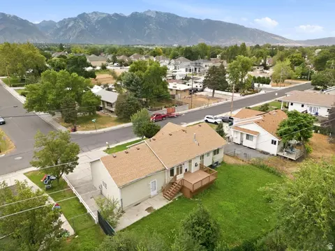 8416 S 300 E, Sandy, UT 84070 photo 32