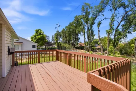 8416 S 300 E, Sandy, UT 84070 photo 22