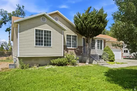 8416 S 300 E, Sandy, UT 84070 photo 2