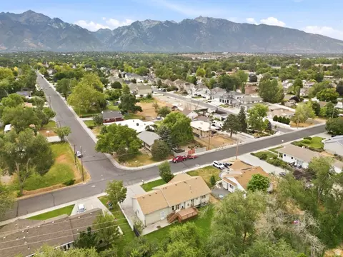 8416 S 300 E, Sandy, UT 84070 photo 35