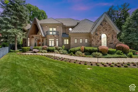 5083 S Clarenden Pl E, Holladay, UT 84117