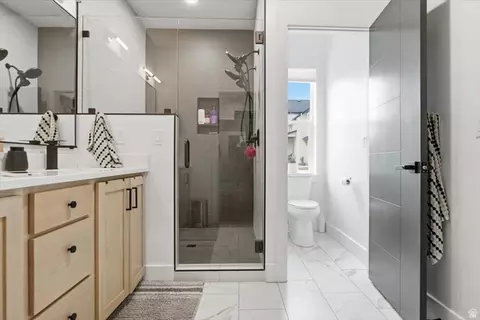 Bath - 1138 E 200 N, Hyde Park, UT 84318 photo 1 of 4