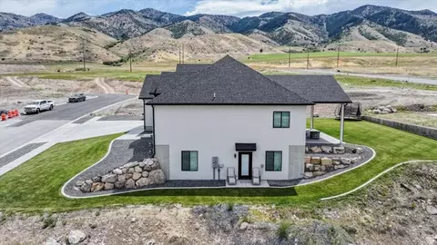 Exterior - 1138 E 200 N, Hyde Park, UT 84318 photo 5 of 5