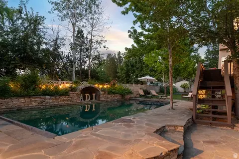 1675 E Prescott Dr, Sandy, UT 84092 photo 2