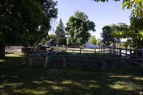 Exterior - 827 S 600 E, River Heights, UT 84321 photo 7 of 8