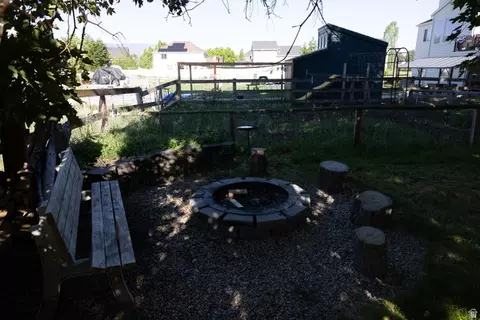 Exterior - 827 S 600 E, River Heights, UT 84321 photo 5 of 8