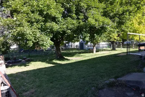 Exterior - 827 S 600 E, River Heights, UT 84321 photo 4 of 8