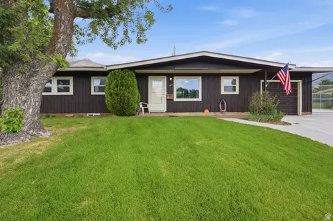 932 Symphony Cir, Ogden, UT 84404 photo 2