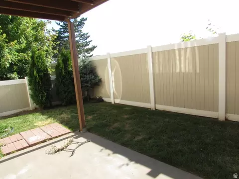 Exterior - 3268 S Plum Tree Ln, Bountiful, UT 84010 photo 7 of 7