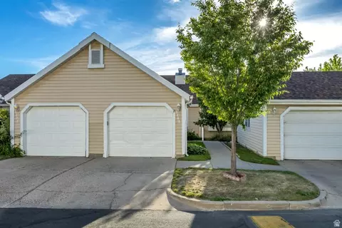 Exterior - 3268 S Plum Tree Ln, Bountiful, UT 84010 photo 5 of 7