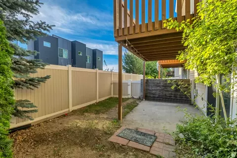 Exterior - 3268 S Plum Tree Ln, Bountiful, UT 84010 photo 3 of 7