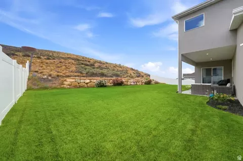 2323 E Patriot Dr, Eagle Mountain, UT 84005 photo 32