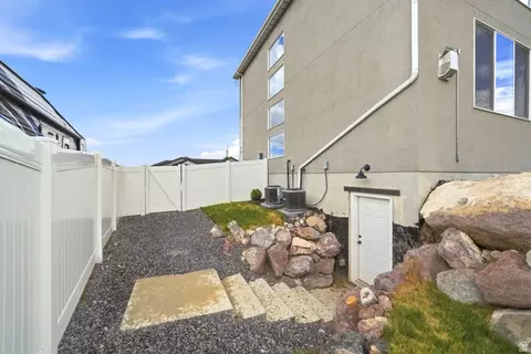 2323 E Patriot Dr, Eagle Mountain, UT 84005 photo 37