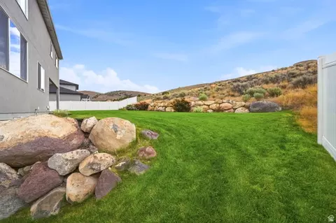 2323 E Patriot Dr, Eagle Mountain, UT 84005 photo 35