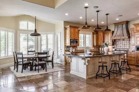 407 E Hidden Lake Dr, Bountiful, UT 84010 photo 8