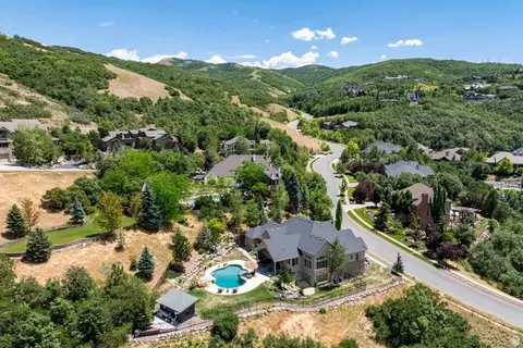 407 E Hidden Lake Dr, Bountiful, UT 84010 photo 20