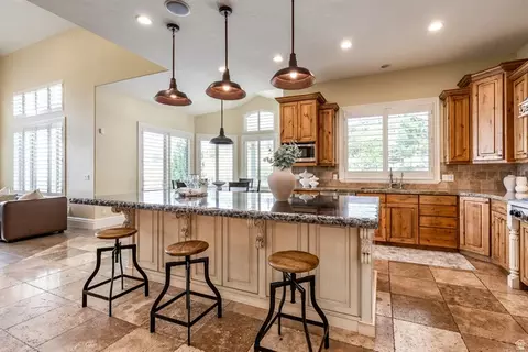407 E Hidden Lake Dr, Bountiful, UT 84010 photo 9