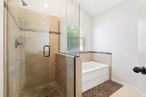 Bath - 1542 N 2575 E, Layton, UT 84040 photo 3 of 4