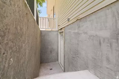 Entry Way - 1542 N 2575 E, Layton, UT 84040 photo 9 of 9