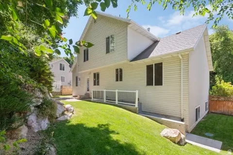 Exterior - 1542 N 2575 E, Layton, UT 84040 photo 4 of 7