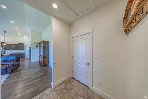 Entry Way - 1204 E 250 S, Tremonton, UT 84337 photo 4 of 4