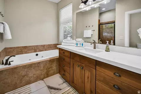 Bath - 407 E 950 N, Richfield, UT 84701 photo 1 of 7