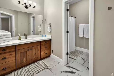 Bath - 407 E 950 N, Richfield, UT 84701 photo 6 of 7