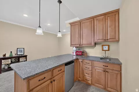 Kitchen - 1043 E Mach Schnell Dr, Sandy, UT 84094 photo 5 of 5