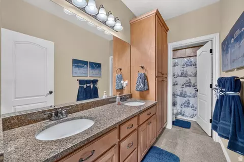 Bath - 1043 E Mach Schnell Dr, Sandy, UT 84094 photo 5 of 5