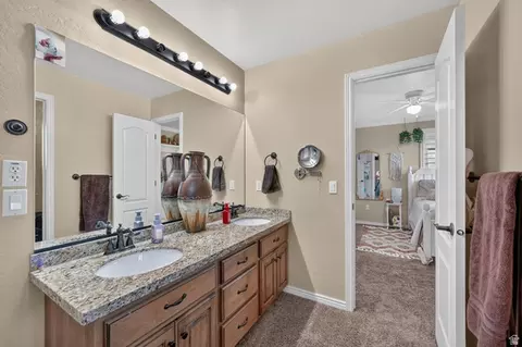 Bath - 1043 E Mach Schnell Dr, Sandy, UT 84094 photo 4 of 5
