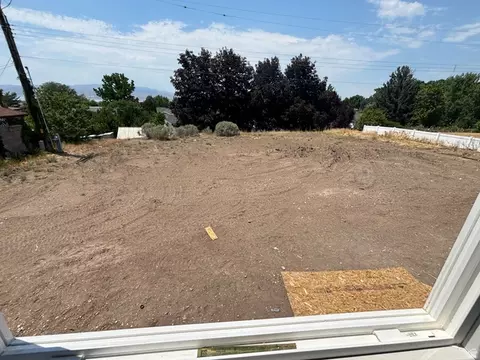 Exterior - 1676 S Lakewood Dr W, Orem, UT 84058 photo 5 of 6